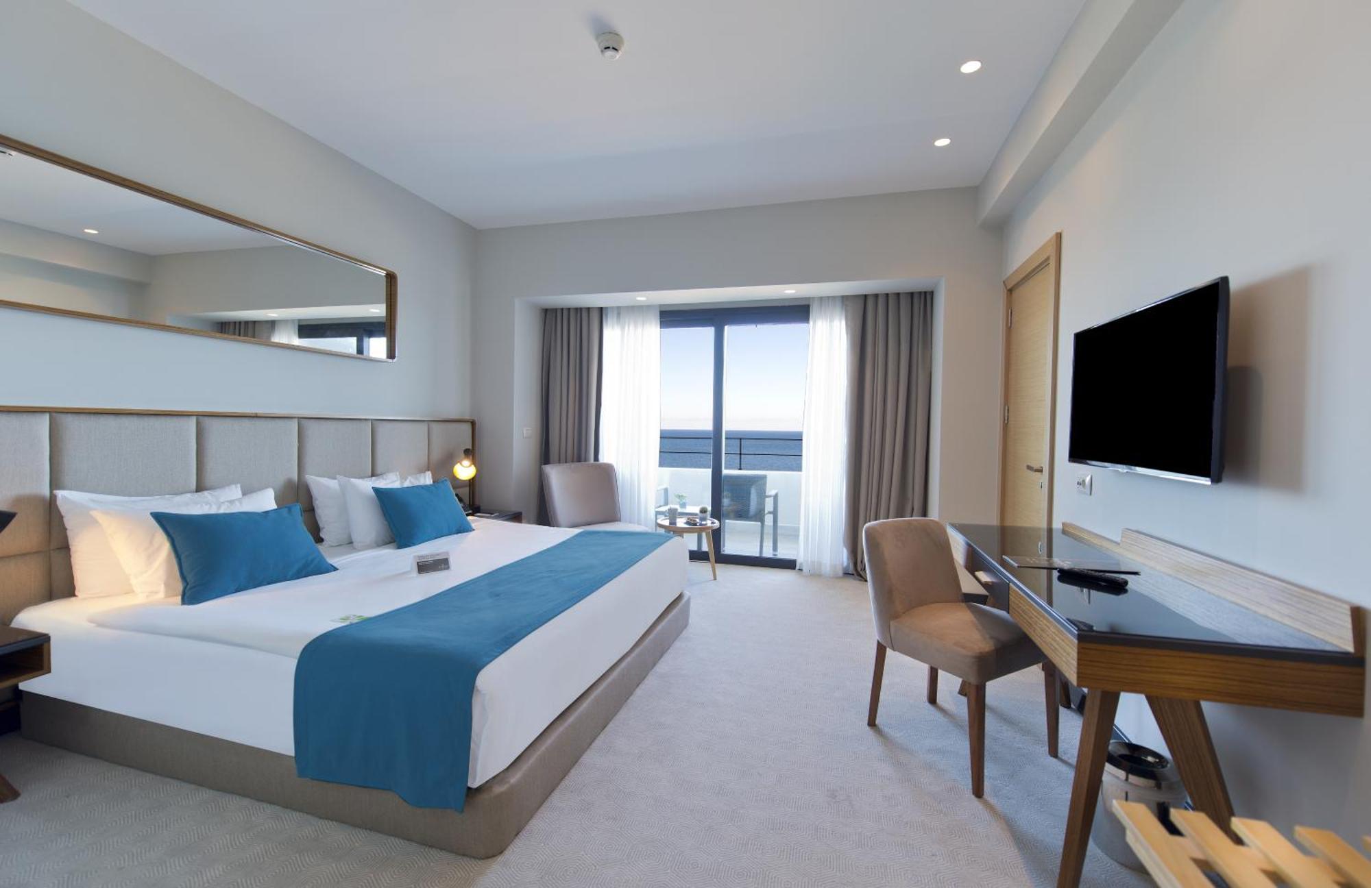 Business Suite with Sea View